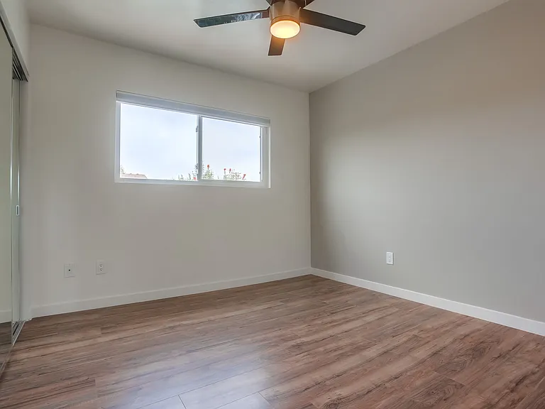 3977 Ingraham St #B — Photo 16
