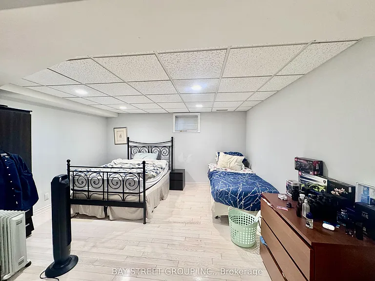 2082 Burbank Dr #LOWER — Photo 8