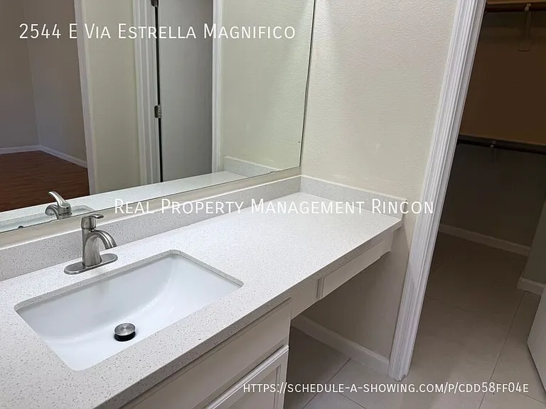 2544 E Via Estrella Magnifico — Photo 9