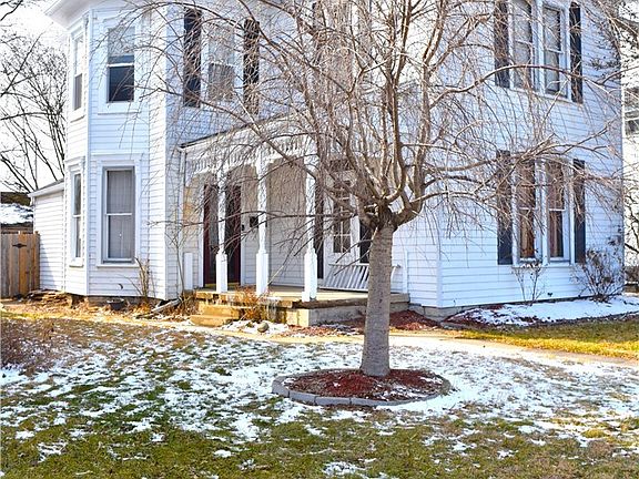 3rd image of 419 Riverside Dr