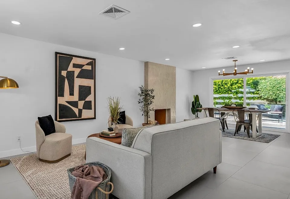 1111 S San Joaquin Dr