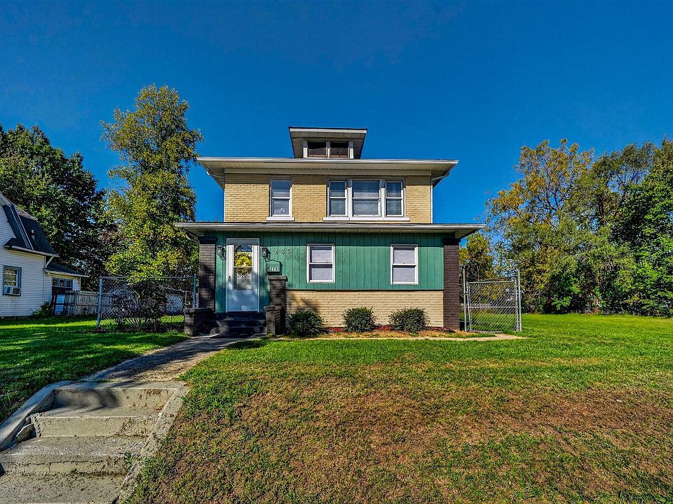 1st image of 225 E Donald St