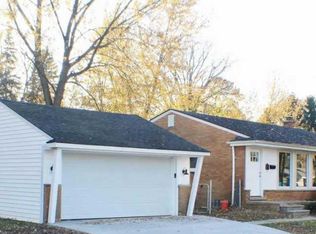 20496 Kenmore Ave, Harper Woods, MI 48225