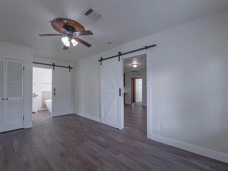 5206 Avenue M — Photo 14