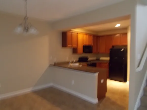 5673 Brownstone Dr, Indianapolis, IN 46220