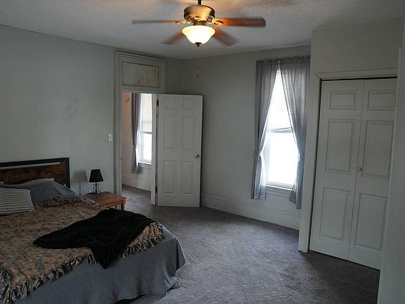 5th image of 1002 Franklin St