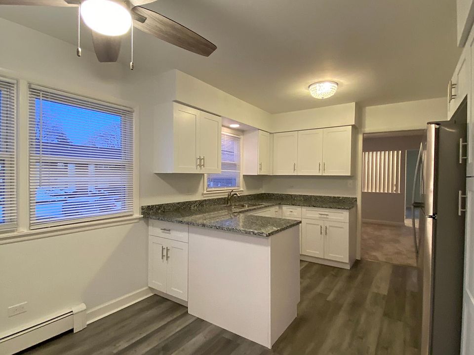 Kitchen with breakfast nook area