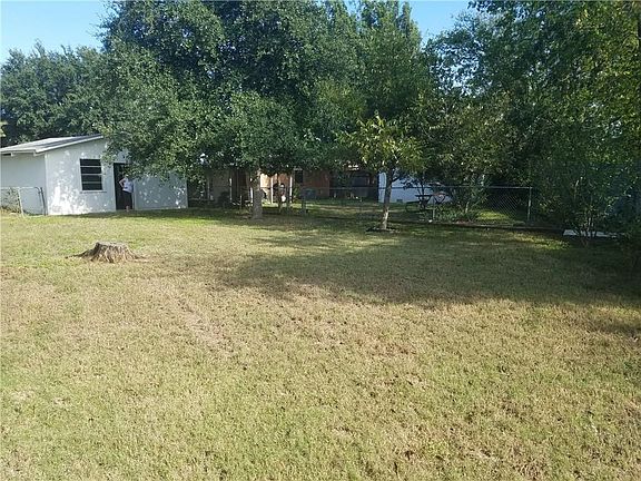 4th image of 661 Francine Dr