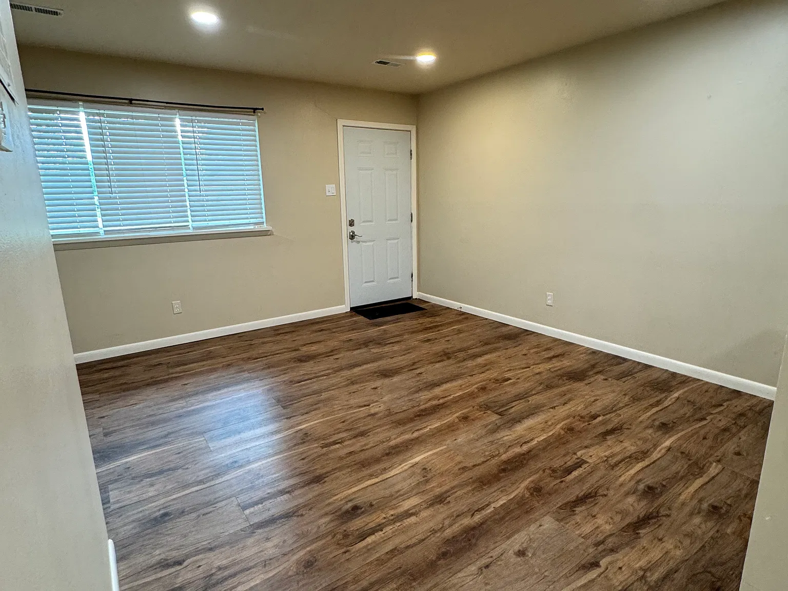 2 bed, $1,600 — Photo 2