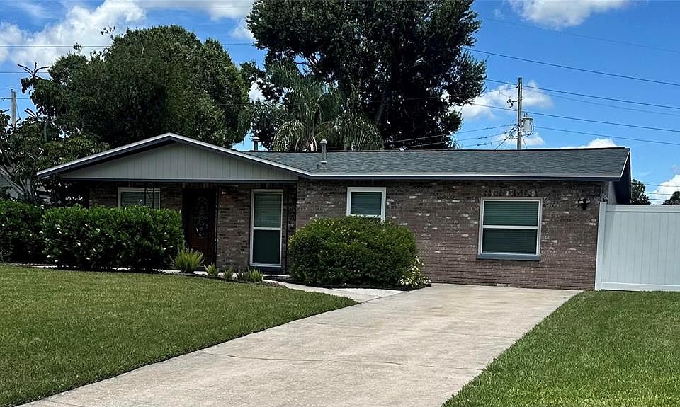 1st image of 7901 N WOODLYNNE AVENUE