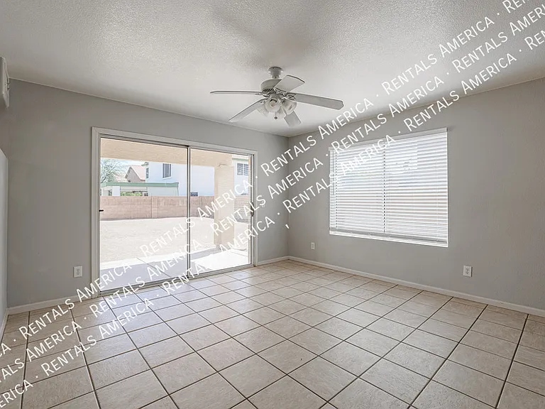 7441 W Fleetwood Ln — Photo 9