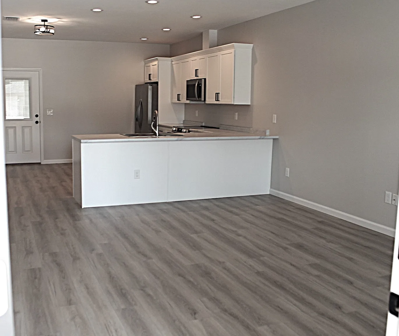2 bed, 1014 sqft, $1,550 — Photo 2