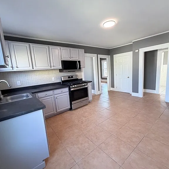 63 Harvard St #2 — Photo 2