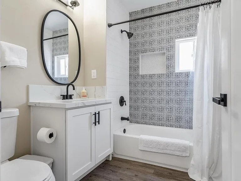 2074 Newton Ave #B — Photo 6