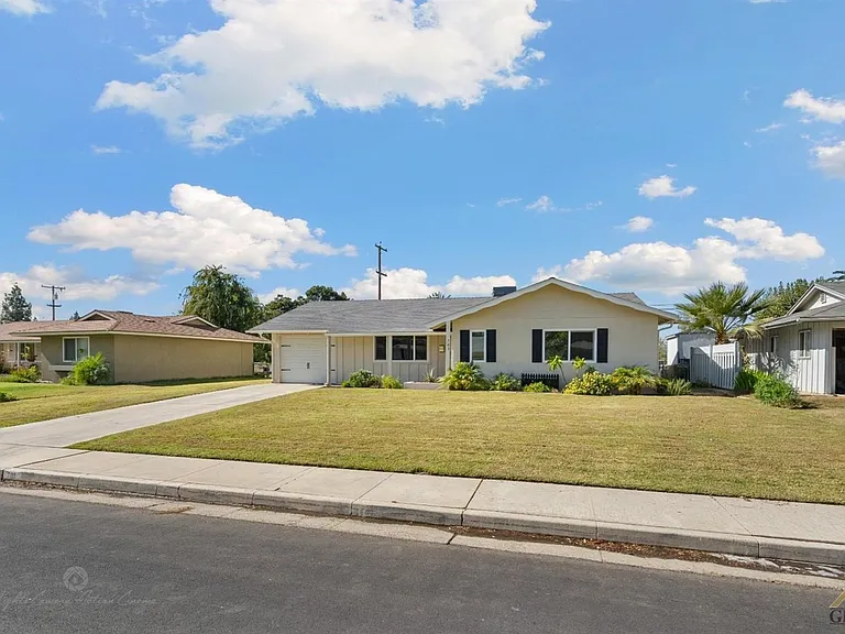 701 Cherry Hills Dr — Photo 11