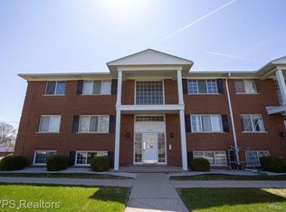 8230 Crestview Dr #A1, Sterling Heights, MI 48312