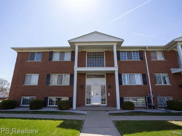 8230 Crestview Dr #A1, Sterling Heights, MI 48312