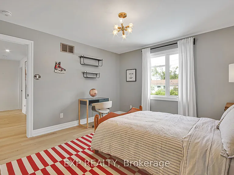 895 Dresden Cres — Photo 25