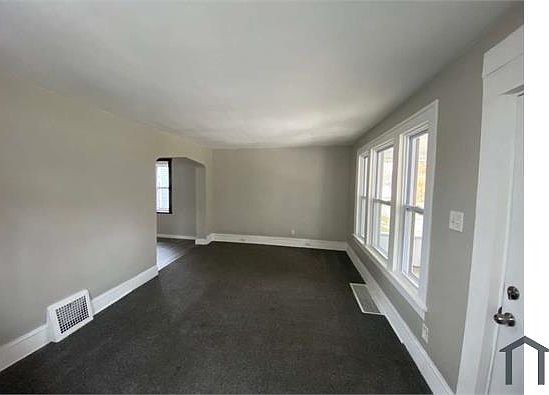 3rd image of 1289 Girard St