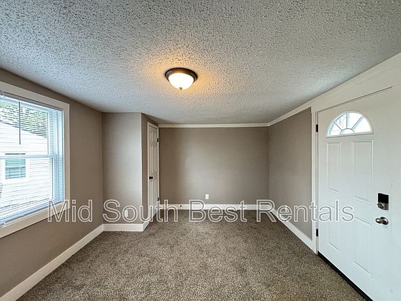 4th image of 4600 Grand Ave