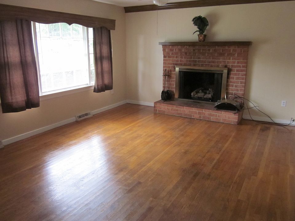 2nd image of 1314 Ashbourne Dr
