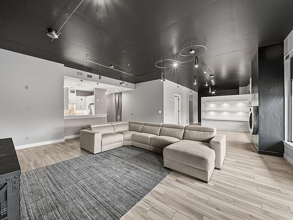 3rd image of 3 Waterway Ct APT 1B
