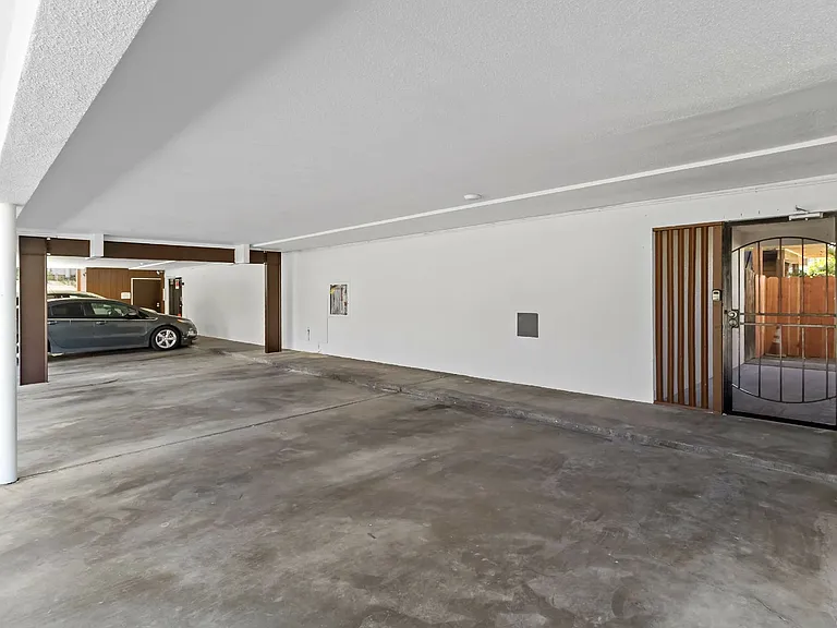 2500 Dana St — Photo 34