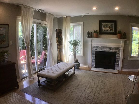 2nd image of 1307 Barclay Ln