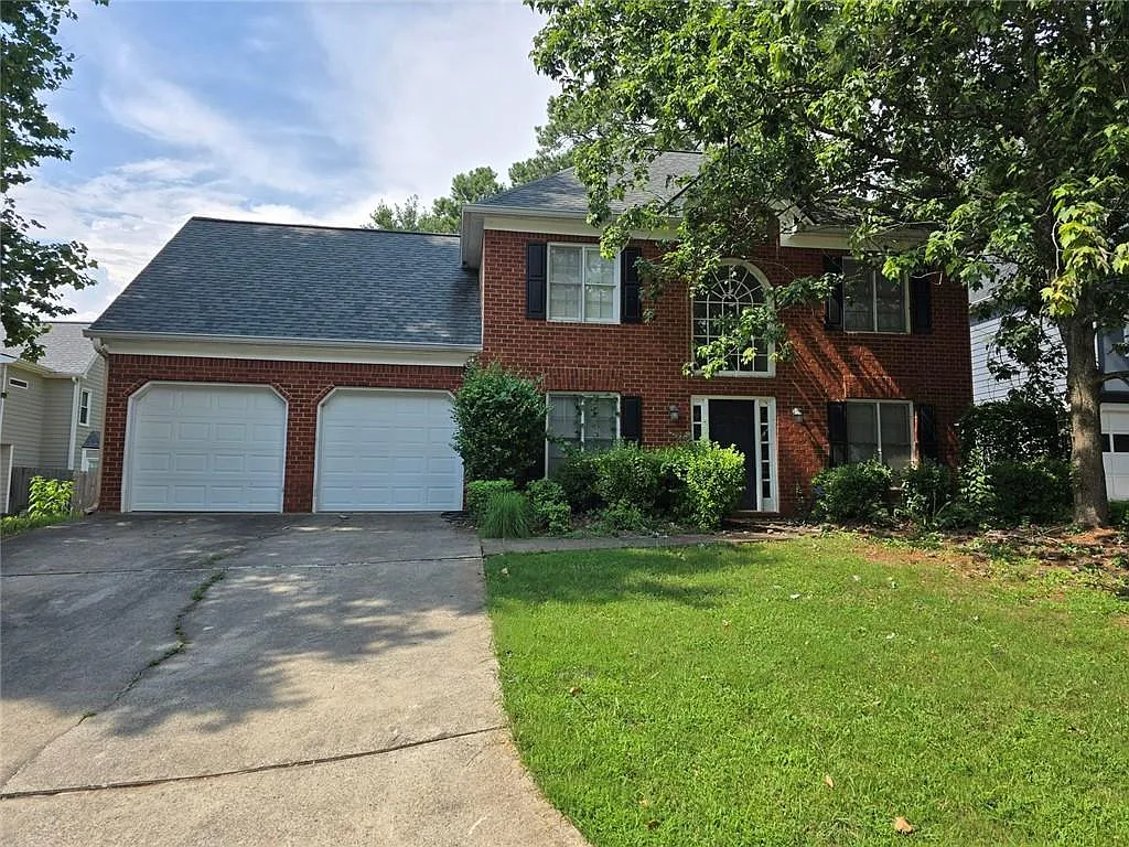 4 bed, 2.5 bath, 2611 sqft, $2,100 — Photo 1