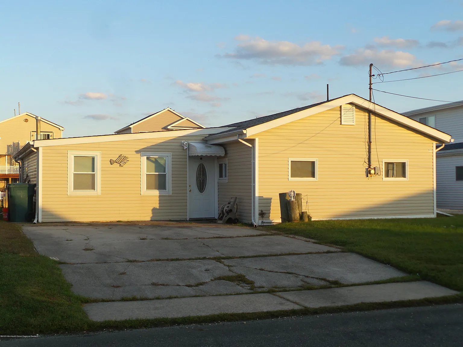 142 N Ensign Dr photo 1