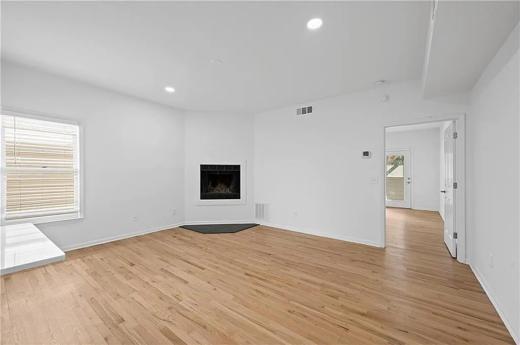 1 bed, 1.0 bath, 750 sqft, $1,800 — Photo 3