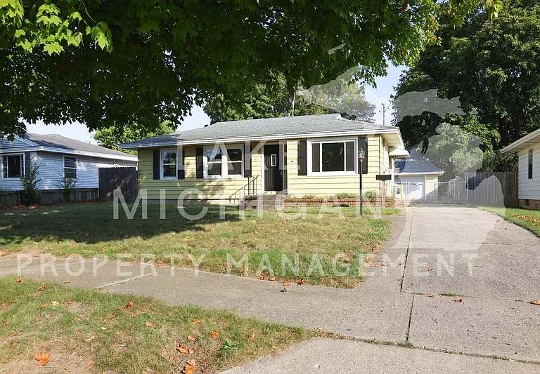 1141 Blanchard St SW — Photo 2
