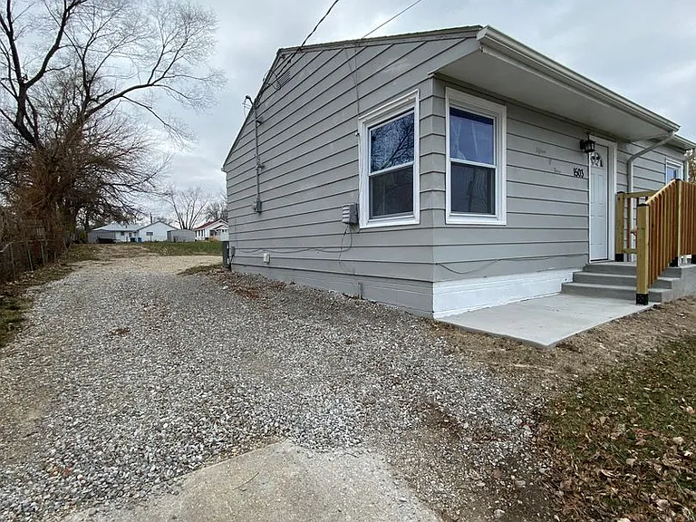 1503 E Bell Ave — Photo 12