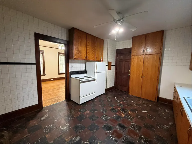 1975 E Washington Ave #1B — Photo 5