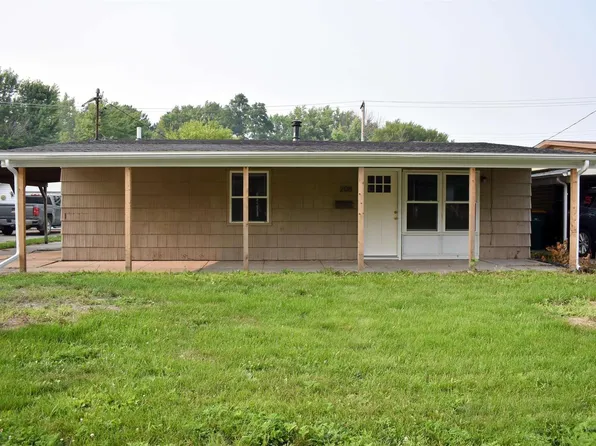 208 Barsi Blvd, Macomb, IL 61455