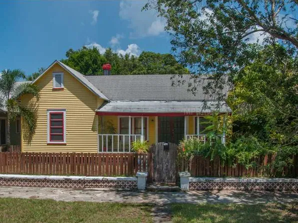 821 7th St N, Saint Petersburg, FL 33701