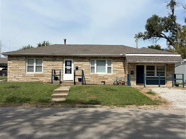 406/408 Ella St, Belton, MO 64012