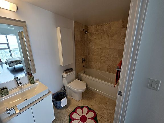 5th image of 14 York St #5008