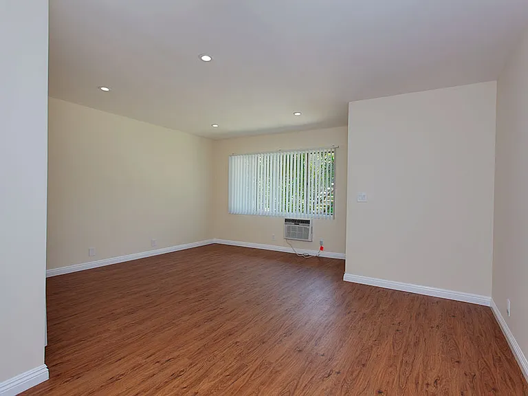 255 S Madison Ave — Photo 3