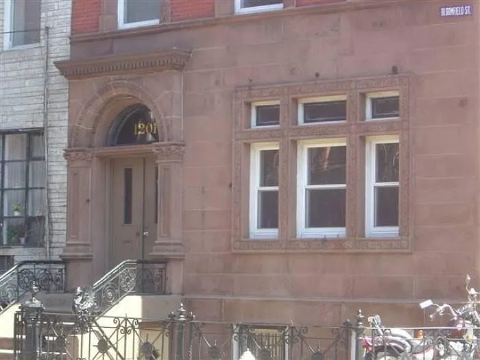 1200 Bloomfield St #4 — Photo 1