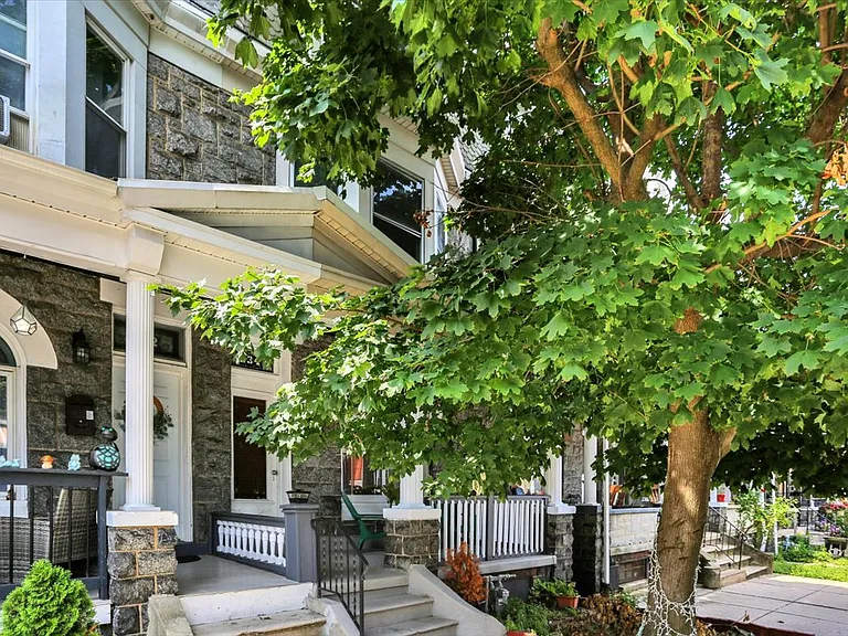 234 W Douglass St — Photo 29