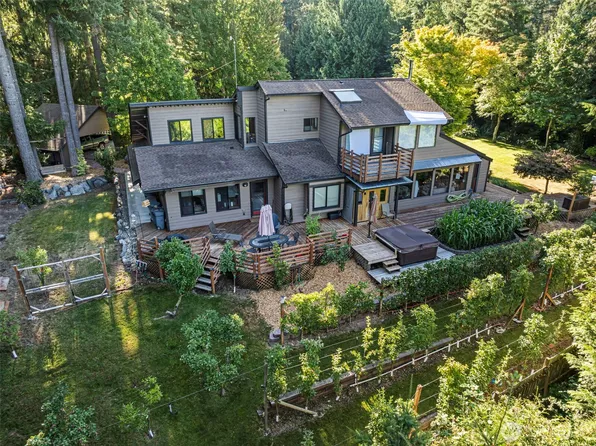 9020 69th Avenue NW, Gig Harbor, WA 98332