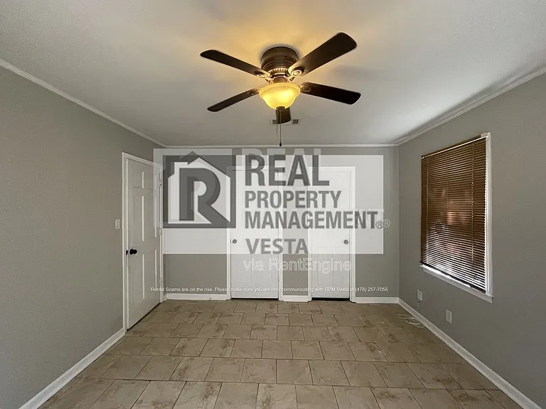 247 Riley Ave #B — Photo 10