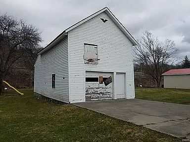 5 bed, 2151 sqft, $1,000 — Photo 2