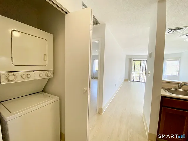 1204 Whitney Ave #208 — Photo 7