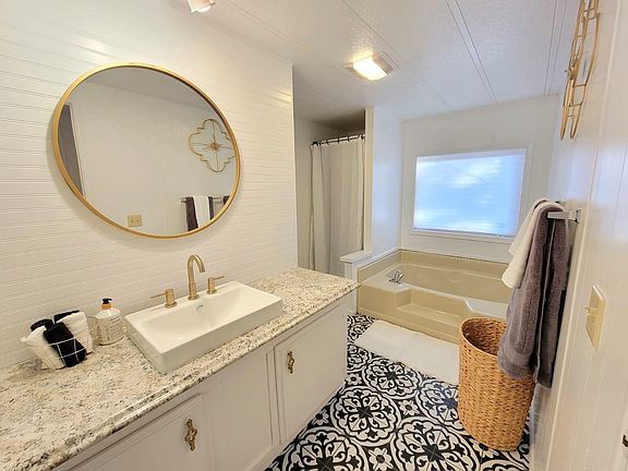 5th image of 135 Camarillo Way