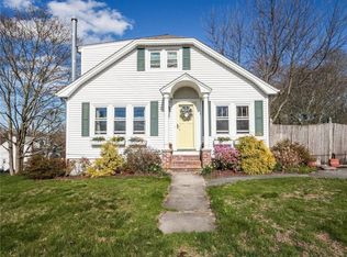 4 Grand Ave, Warwick, RI 02889