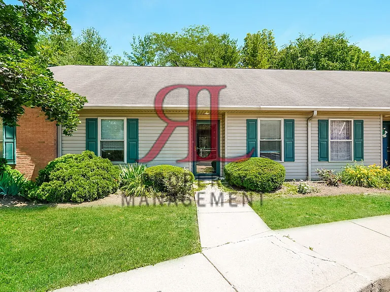 1241 Rivercrest Dr S #B — Photo 2