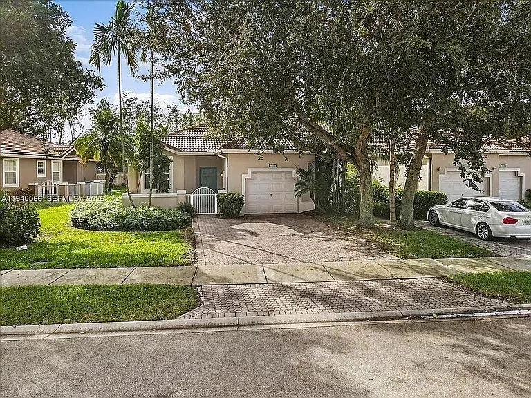 7620 S Aragon Blvd — Photo 13