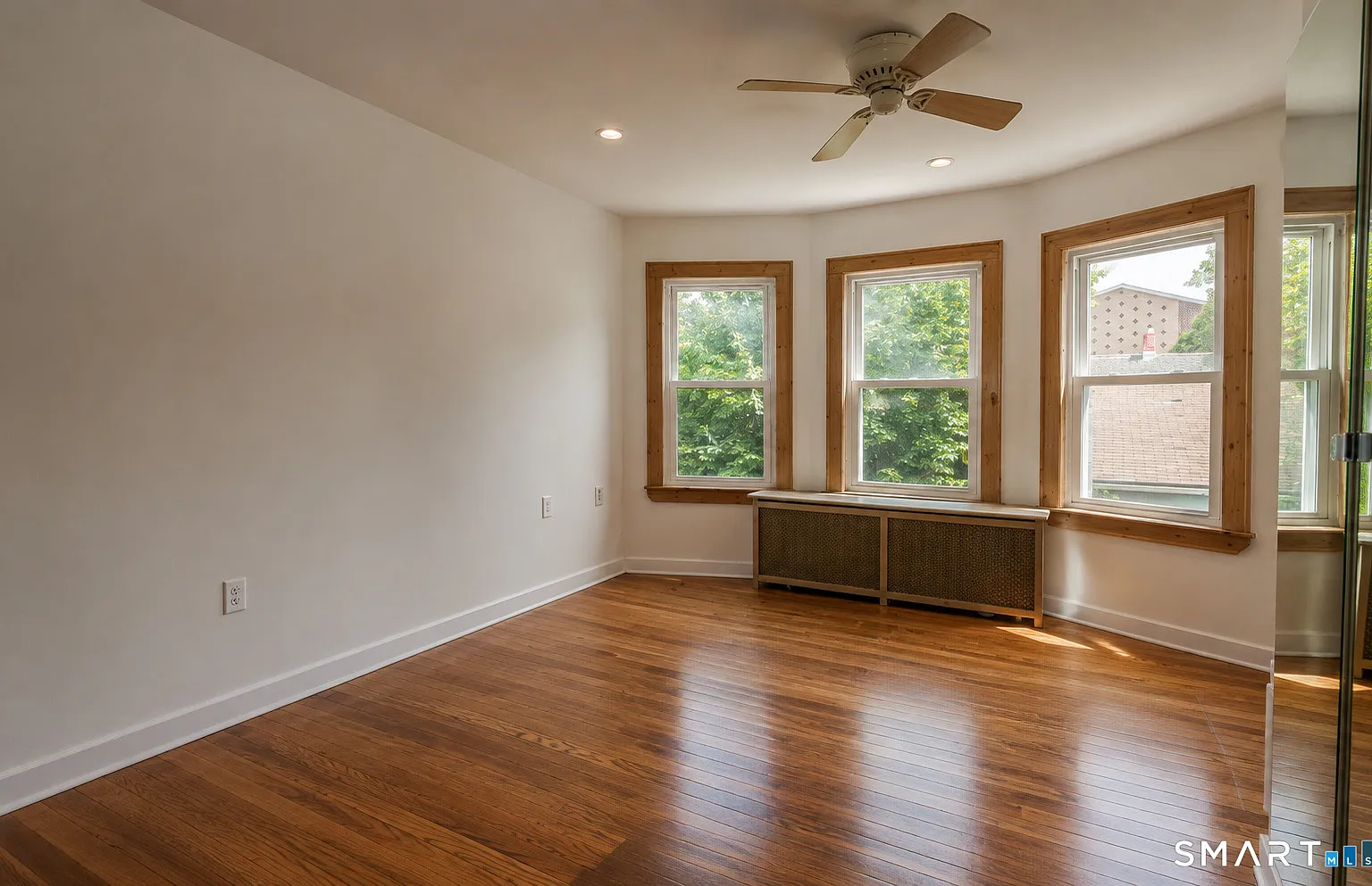 2 bed, 2.0 bath, 2703 sqft, $2,500 — Photo 3